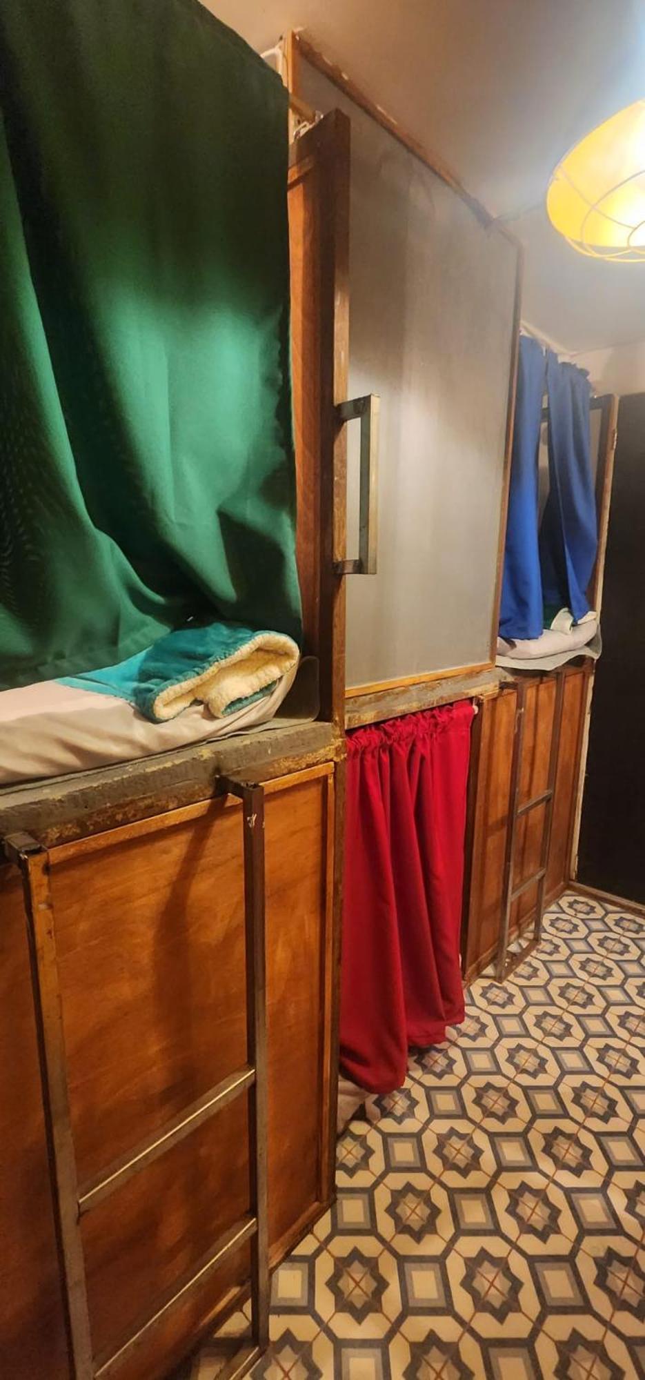 Portelli Hostal Zona G- Para Extranjeros โบโกตา ภายนอก รูปภาพ
