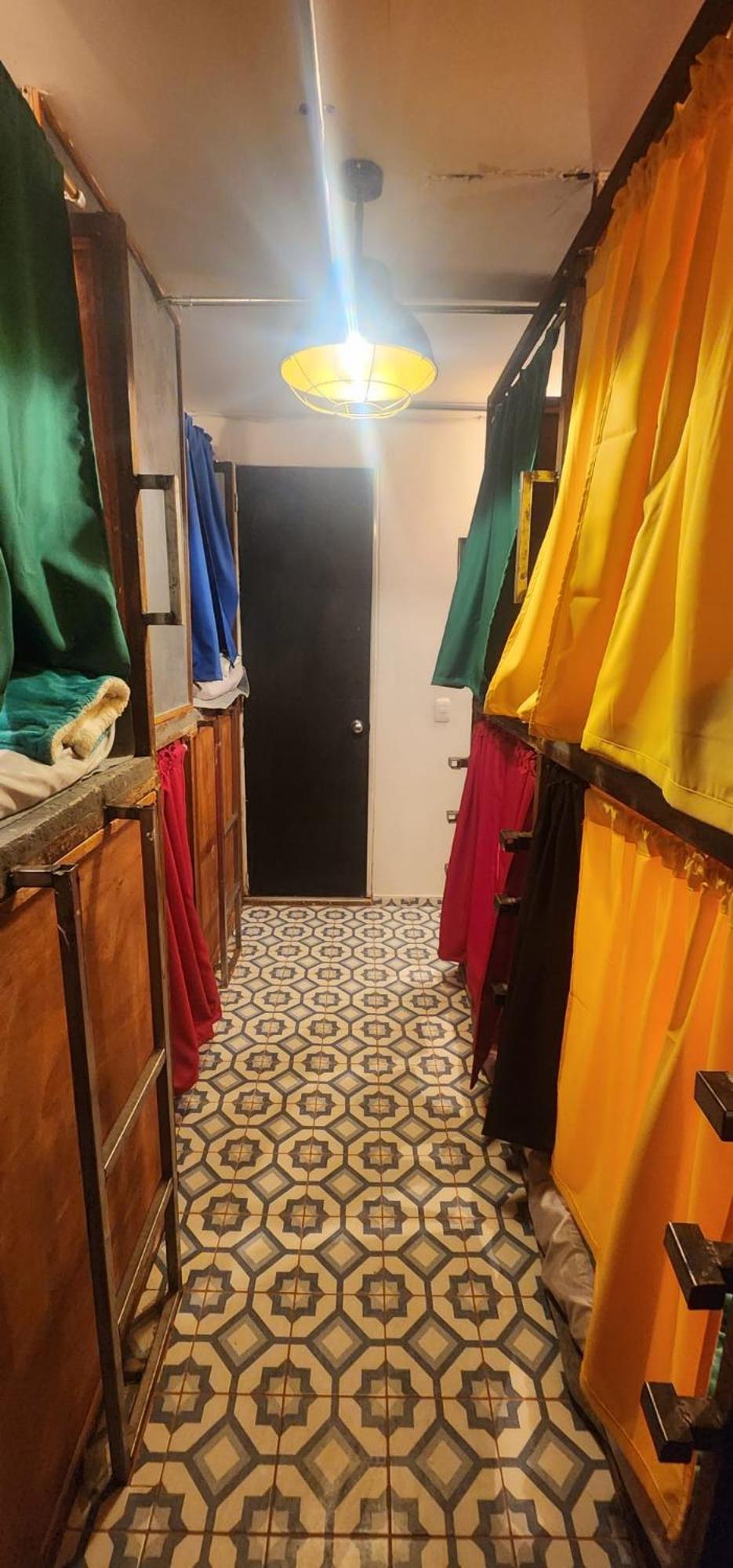 Portelli Hostal Zona G- Para Extranjeros โบโกตา ภายนอก รูปภาพ