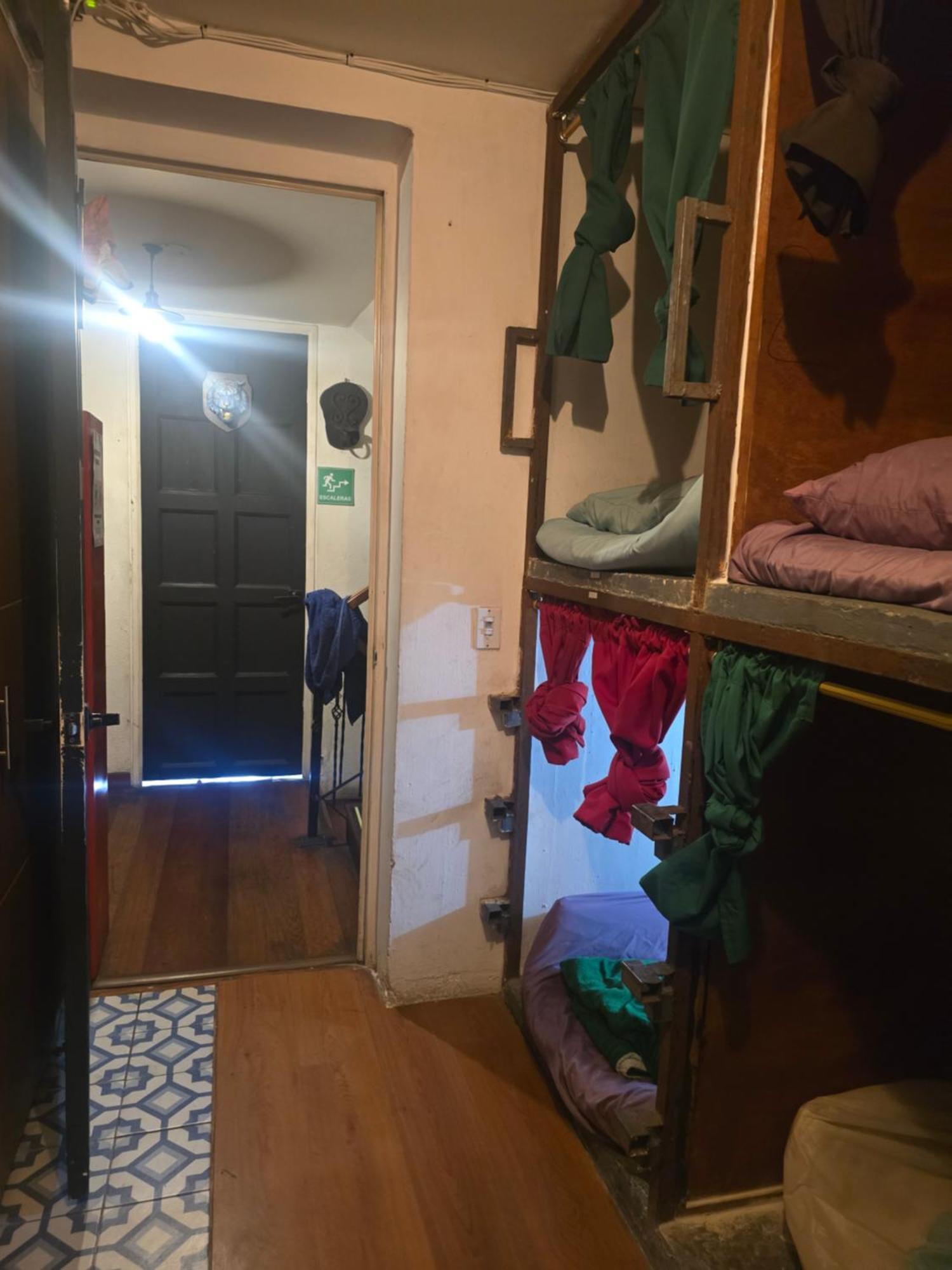 Portelli Hostal Zona G- Para Extranjeros โบโกตา ภายนอก รูปภาพ