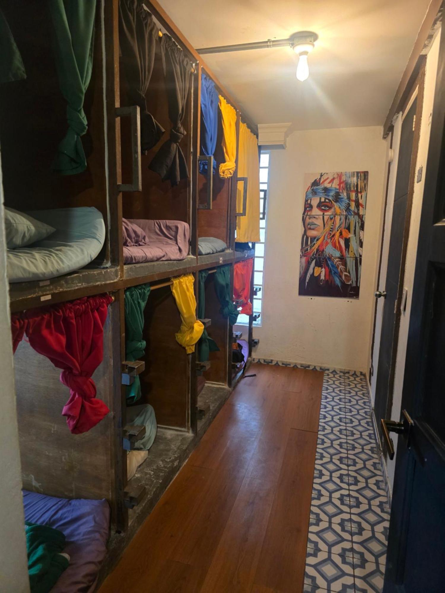 Portelli Hostal Zona G- Para Extranjeros โบโกตา ภายนอก รูปภาพ