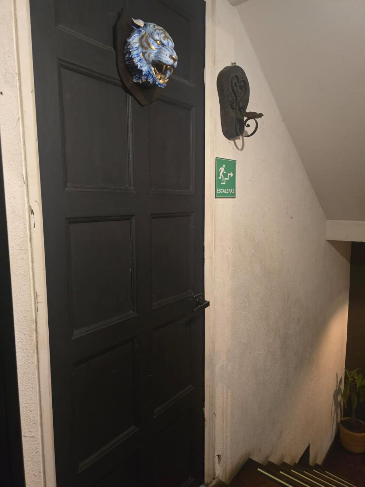 Portelli Hostal Zona G- Para Extranjeros โบโกตา ภายนอก รูปภาพ